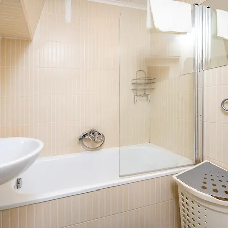 Apartament Jaracza 3-bedroom By Bookinghost *