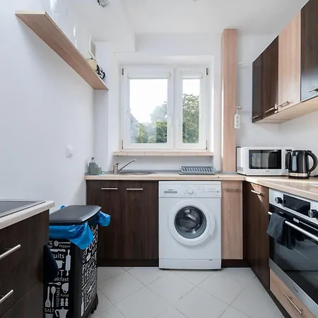 Jaracza 3-bedroom By Bookinghost