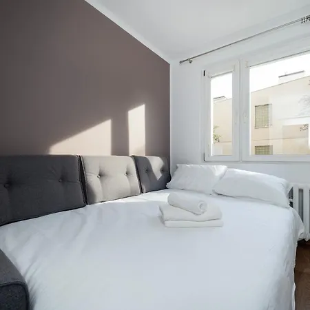 Jaracza 3-bedroom By Bookinghost Lägenhet *