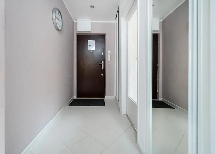 Jaracza 3-bedroom By Bookinghost Apartment