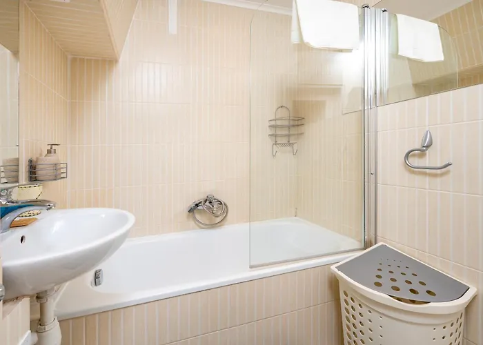 Apartment Jaracza 3-bedroom By Bookinghost *