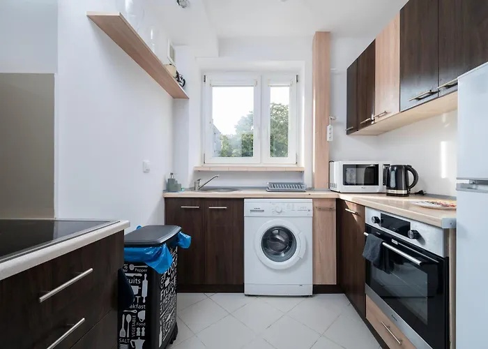 Jaracza 3-bedroom By Bookinghost