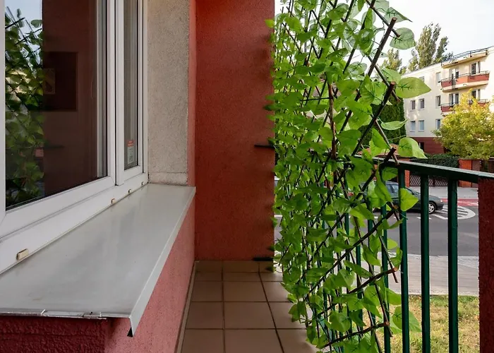 Jaracza 3-bedroom By Bookinghost * Lodz