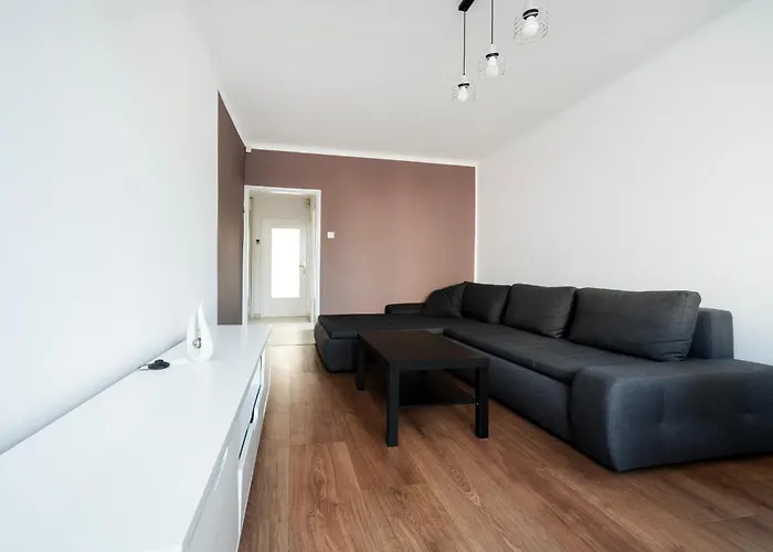 Jaracza 3-bedroom By Bookinghost