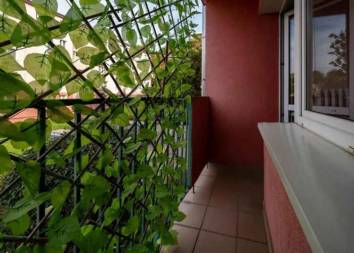 Jaracza 3-bedroom By Bookinghost * Lodz