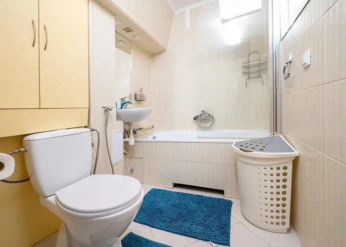 Jaracza 3-bedroom By Bookinghost *